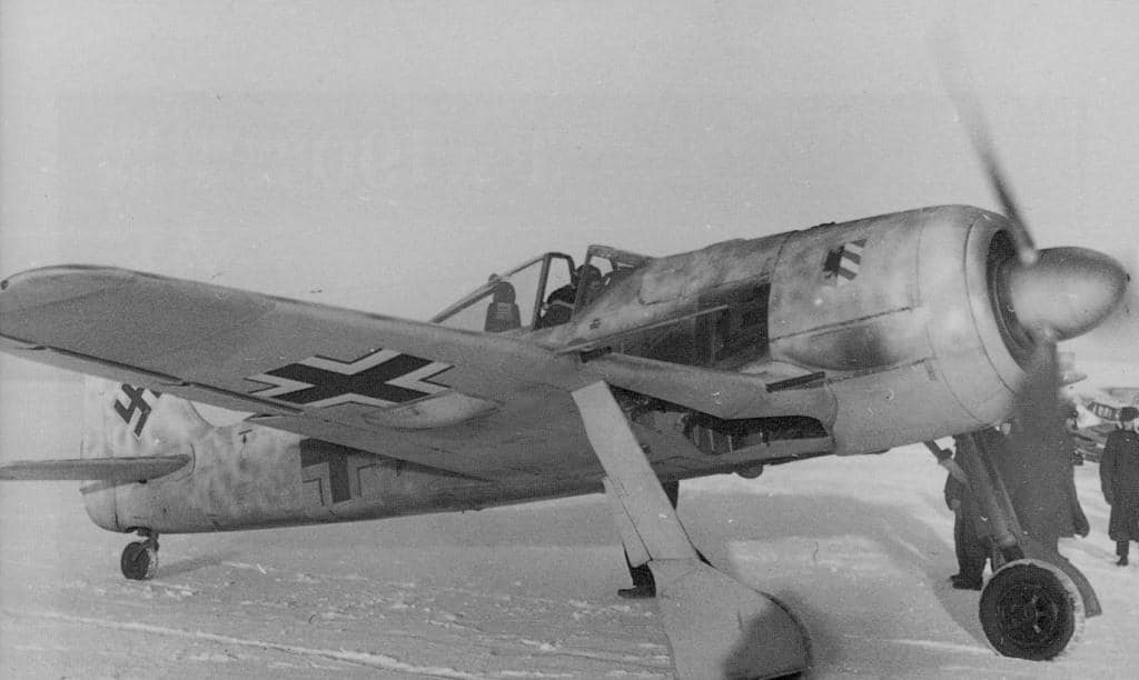 FW 190A-4 из группы I/JG 54 на аэродроме Красногвардейск (Гатчина)